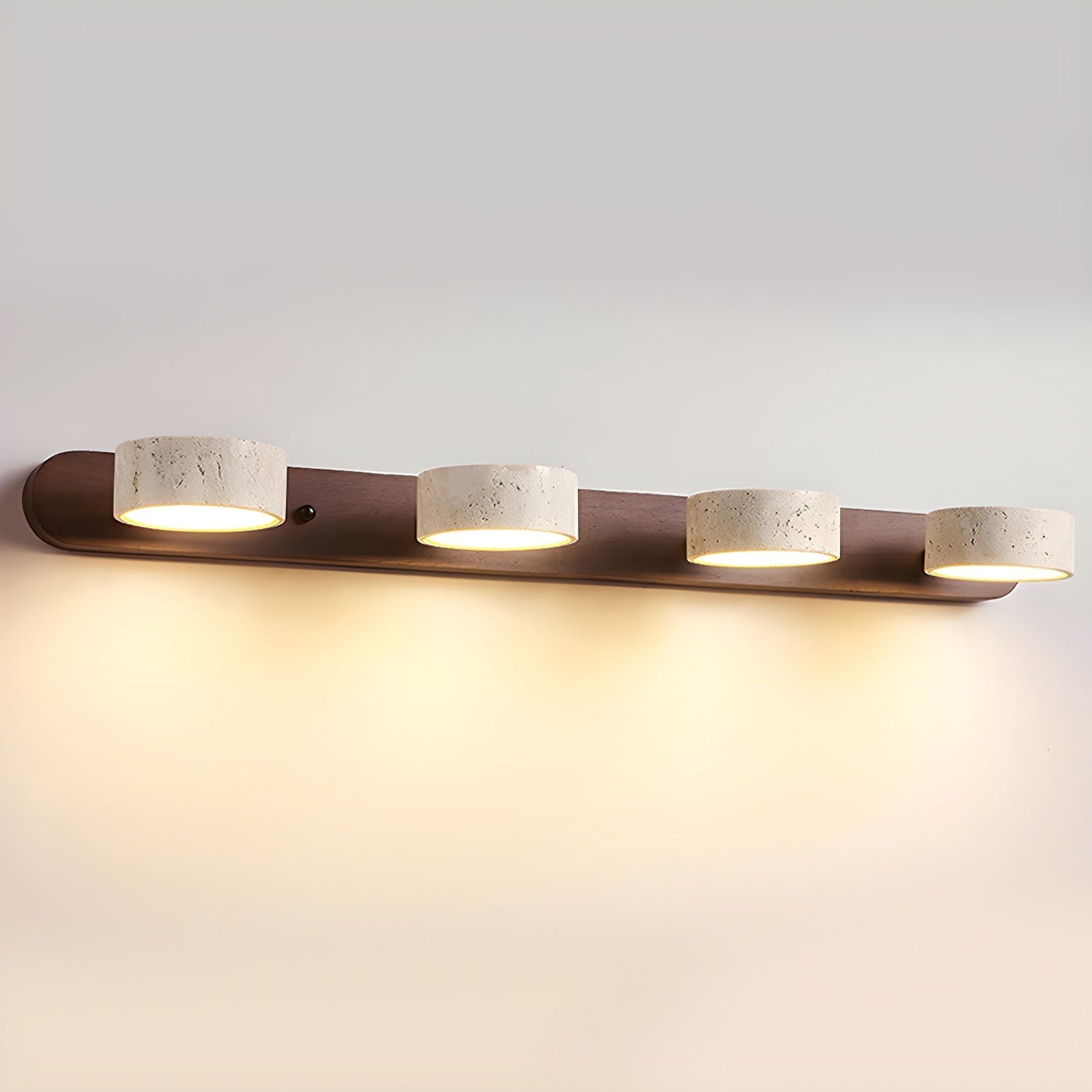 Elegante Wandlampe aus Travertin und Holz mit LED-Beleuchtung