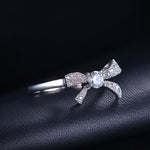 Ring mit Kristallknoten aus Schweiz