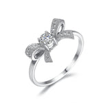 Ring mit Kristallknoten aus Schweiz