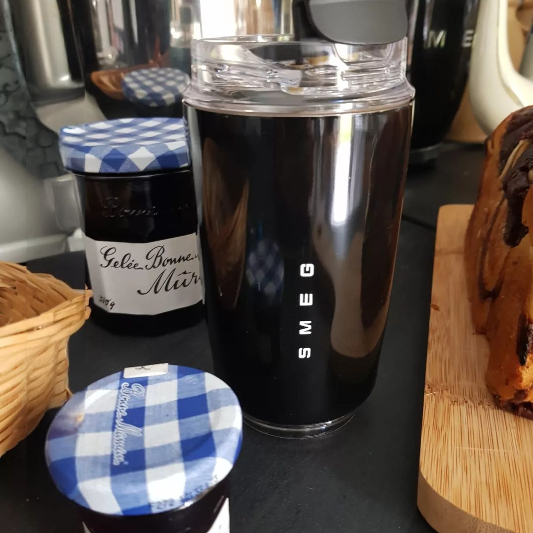 Eleganter Thermobecher aus Edelstahl – 500ml Isolierbecher für heiße und kalte Getränke