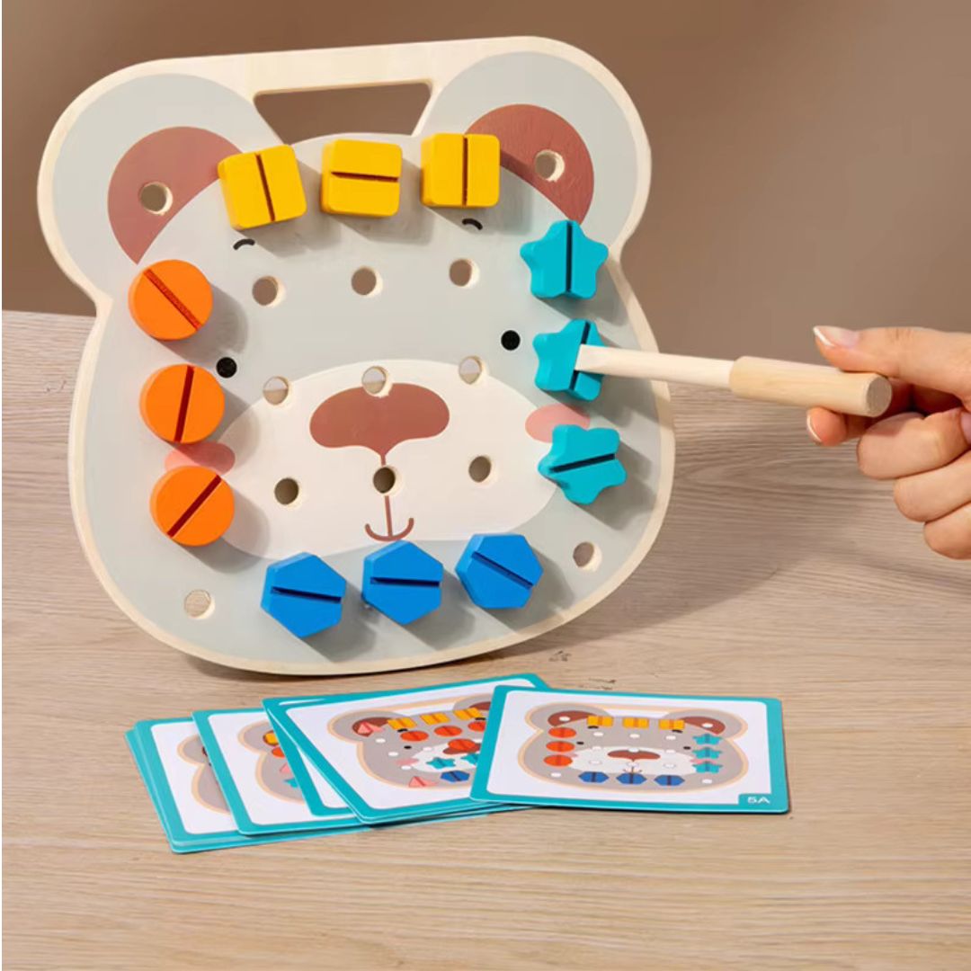 Bärenplatte mit Montessori Farbenschauben für kleine Handwerker