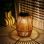 Handgefertigte Solarlampe für den Garten – Wetterfeste Rattan LED-Leuchte