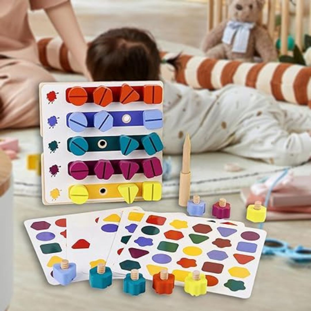 Spielerisches Holzpuzzle zur Förderung feinmotorischer Fähigkeiten mit Formen und Farben