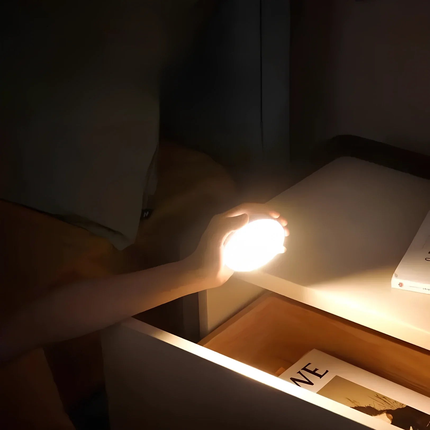 Praktische LED-Bewegungsmelder Nachtlampe – Flexibel und Kabellos für Flur, Schlafzimmer & Treppen