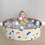 Spielbereich für Kleinkinder und Babys – Bunt gemustertes Gehege