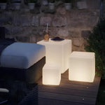 Moderne LED-Würfelbeleuchtung für Garten und Balkon mit Fernbedienung