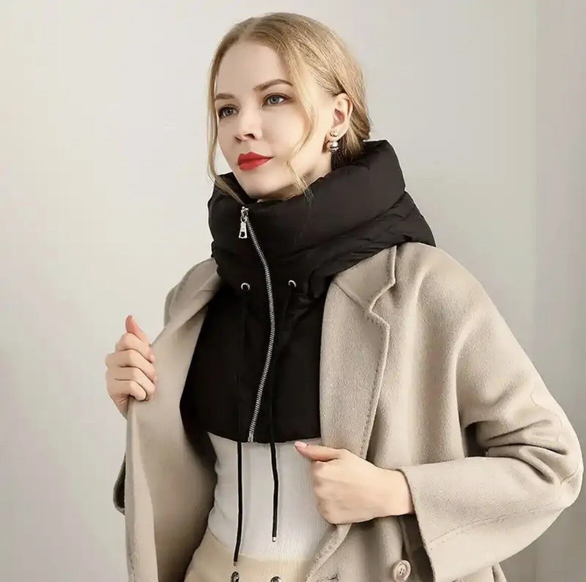 FrostGuard - Elegant Hooded Scarf for Cold Days