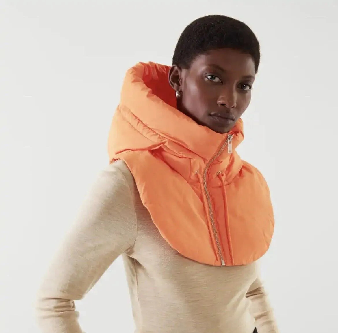 FrostGuard - Elegant Hooded Scarf for Cold Days
