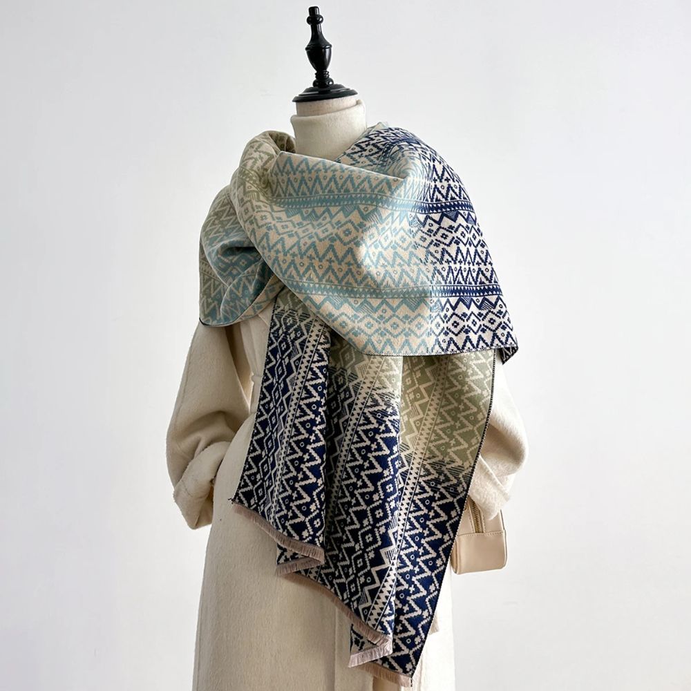 Nordic Charm – Elegant Winter Scarf for Women