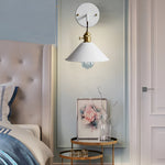 Klassisch inspirierte Metallwandlampe im Cone-Design – Stilvolle Wandleuchte für Ihr Zuhause