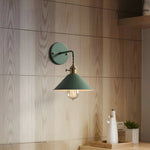 Klassisch inspirierte Metallwandlampe im Cone-Design – Stilvolle Wandleuchte für Ihr Zuhause