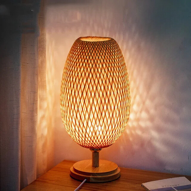 Elegante Tischlampe aus Bambus für Wohn- und Schlafzimmer