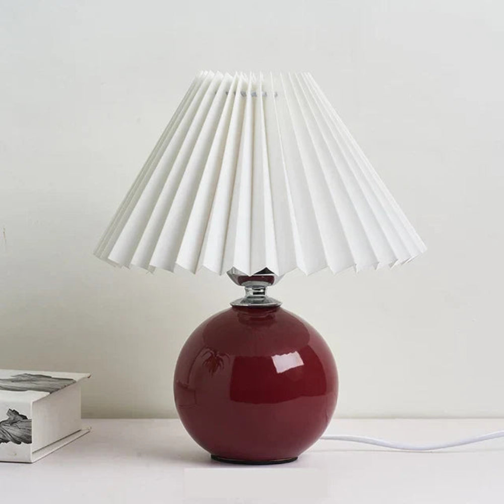 Elegante Tischlampe mit Faltenschirm – Für eine Gemütliche Atmosphäre