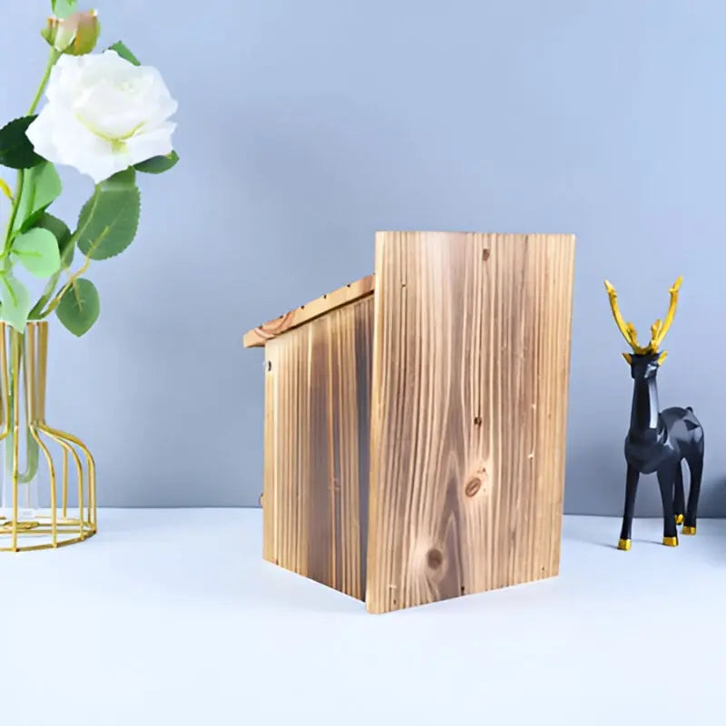 Vogelhaus | Stilvolle Holzkonstruktion für Garten und Balkon