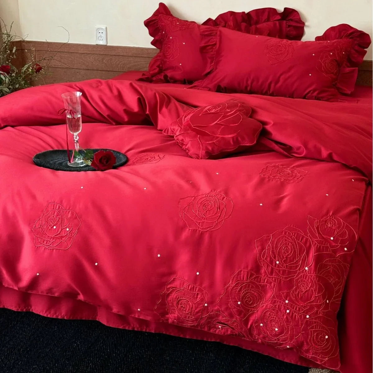 4-Piece Bedding Set Satin Look Rose Embroidery