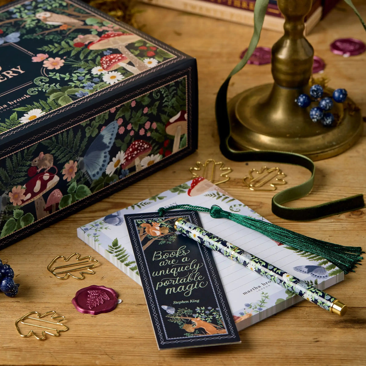 Advent Calendar 24-Day Stationery Set of 24