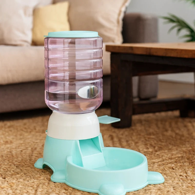 Automatic Pet Feeder Gravity-Powered 4 lb Capacity BPA-Free