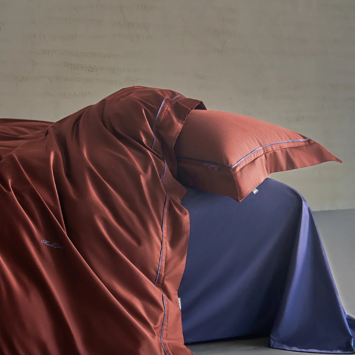 Bed Sheet Set Long-Staple Cotton Embroidered & Reinforced Seams