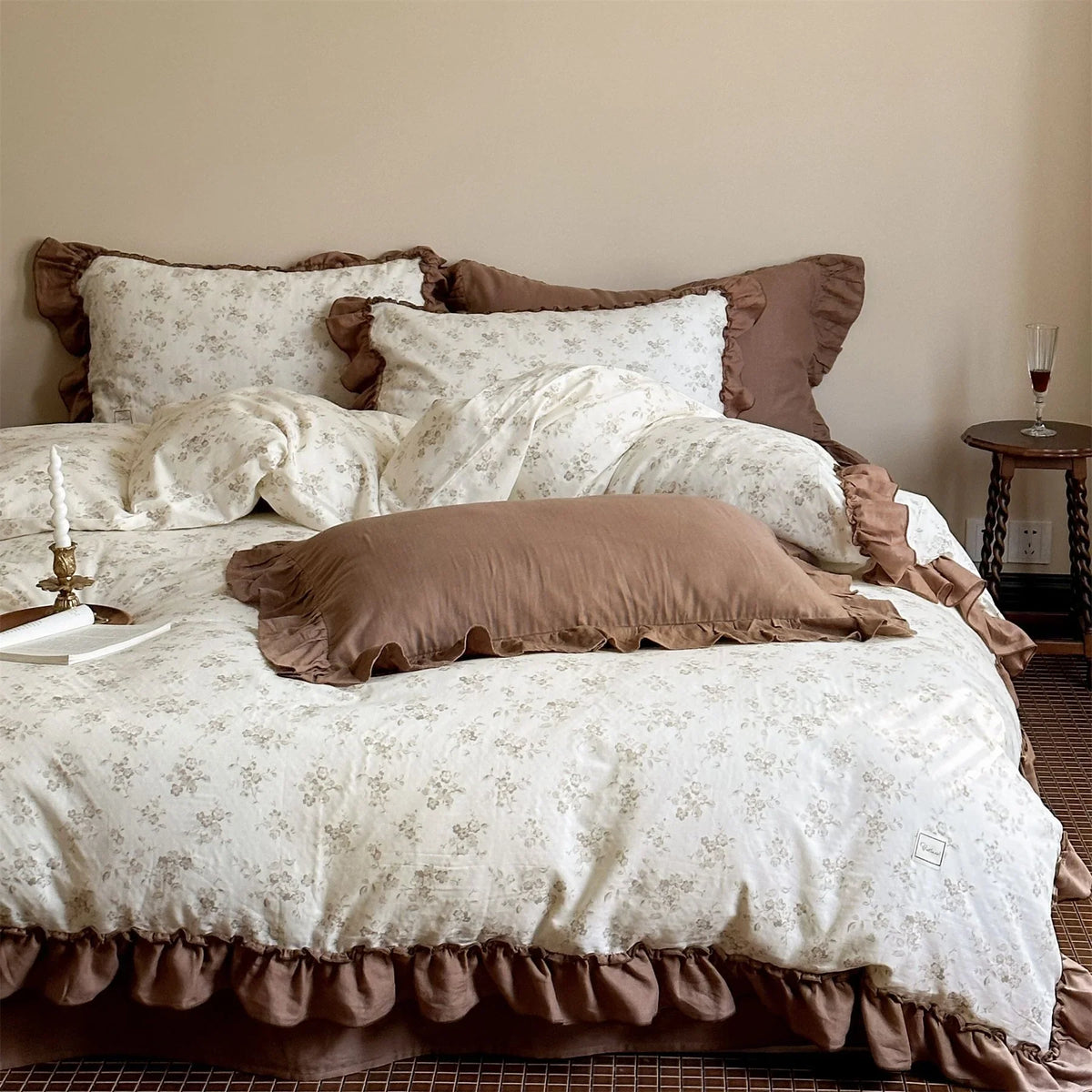 Bedding Set 4-Piece Breathable Cotton Blend Ruffled Edges