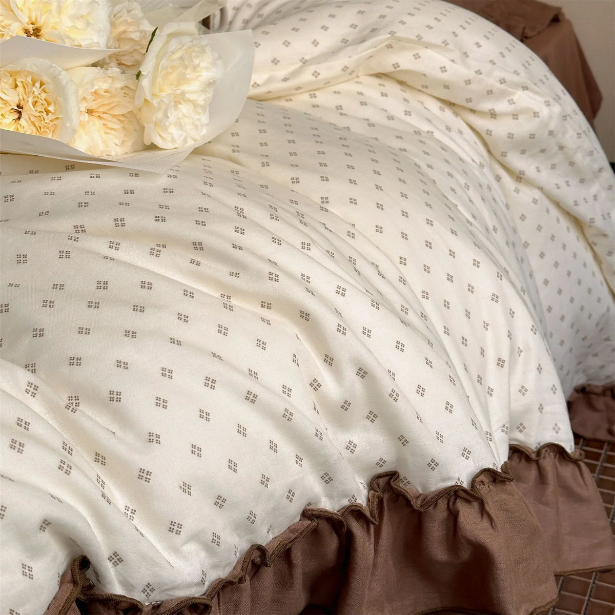 Bedding Set 4-Piece Breathable Cotton Blend Ruffled Edges