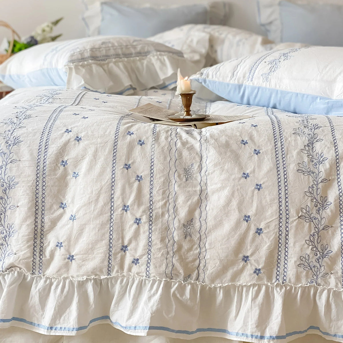 Bedding Set 4-Piece Cotton Embroidered Ruffled Integrated Bed Skirt
