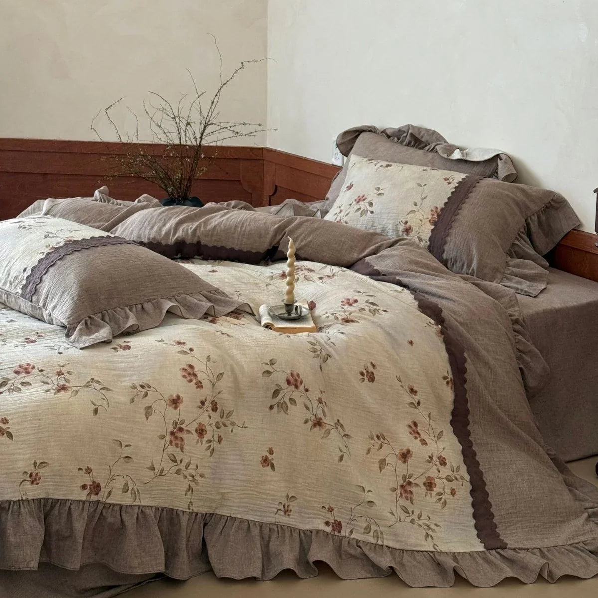 Bedding Set 4-Piece Linen-Cotton Breathable Floral Ruffle Trim
