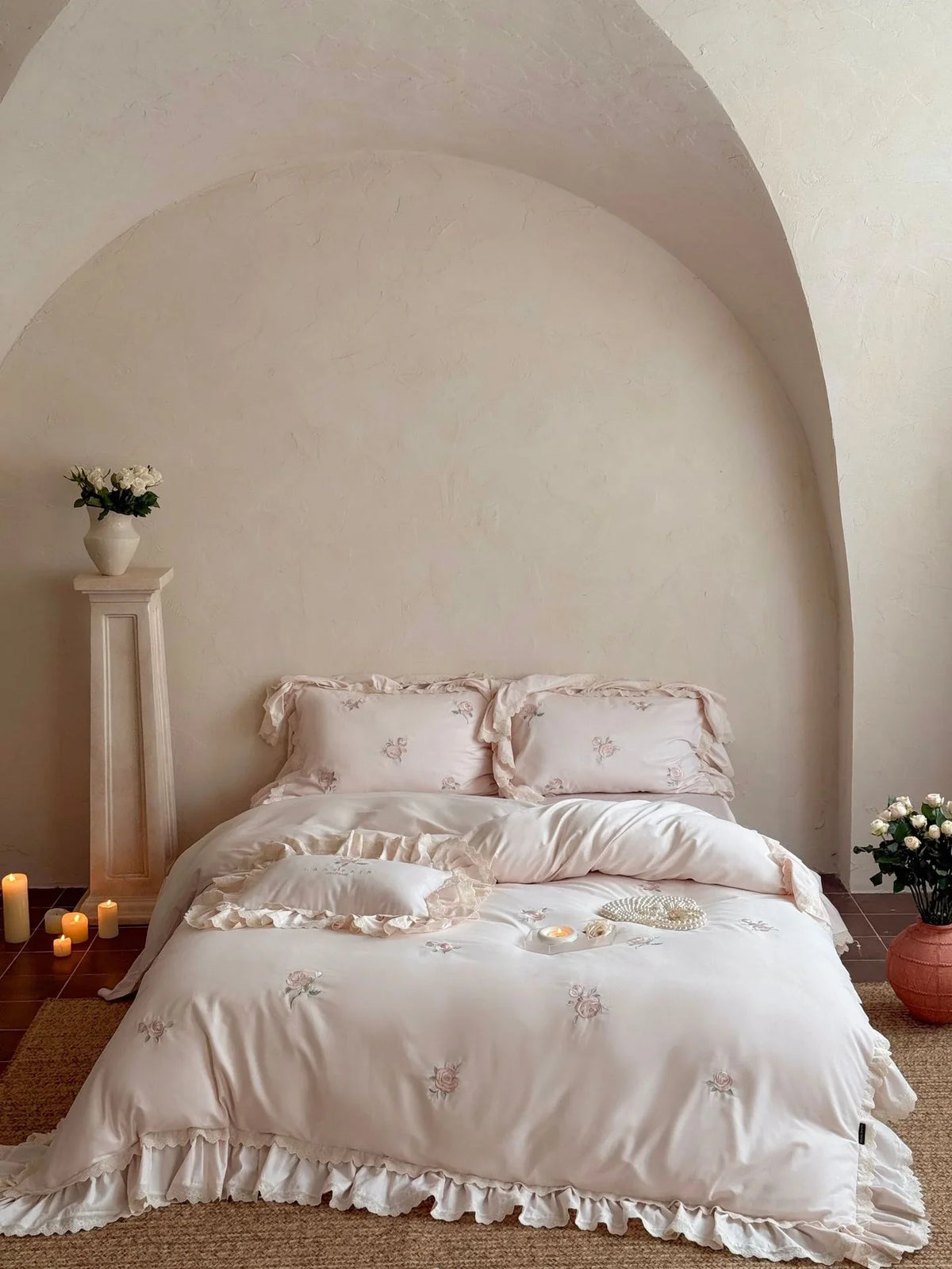 Bedding Set 4-Piece Satin-Like Cotton Ruffled Lace & Rose Embroidery
