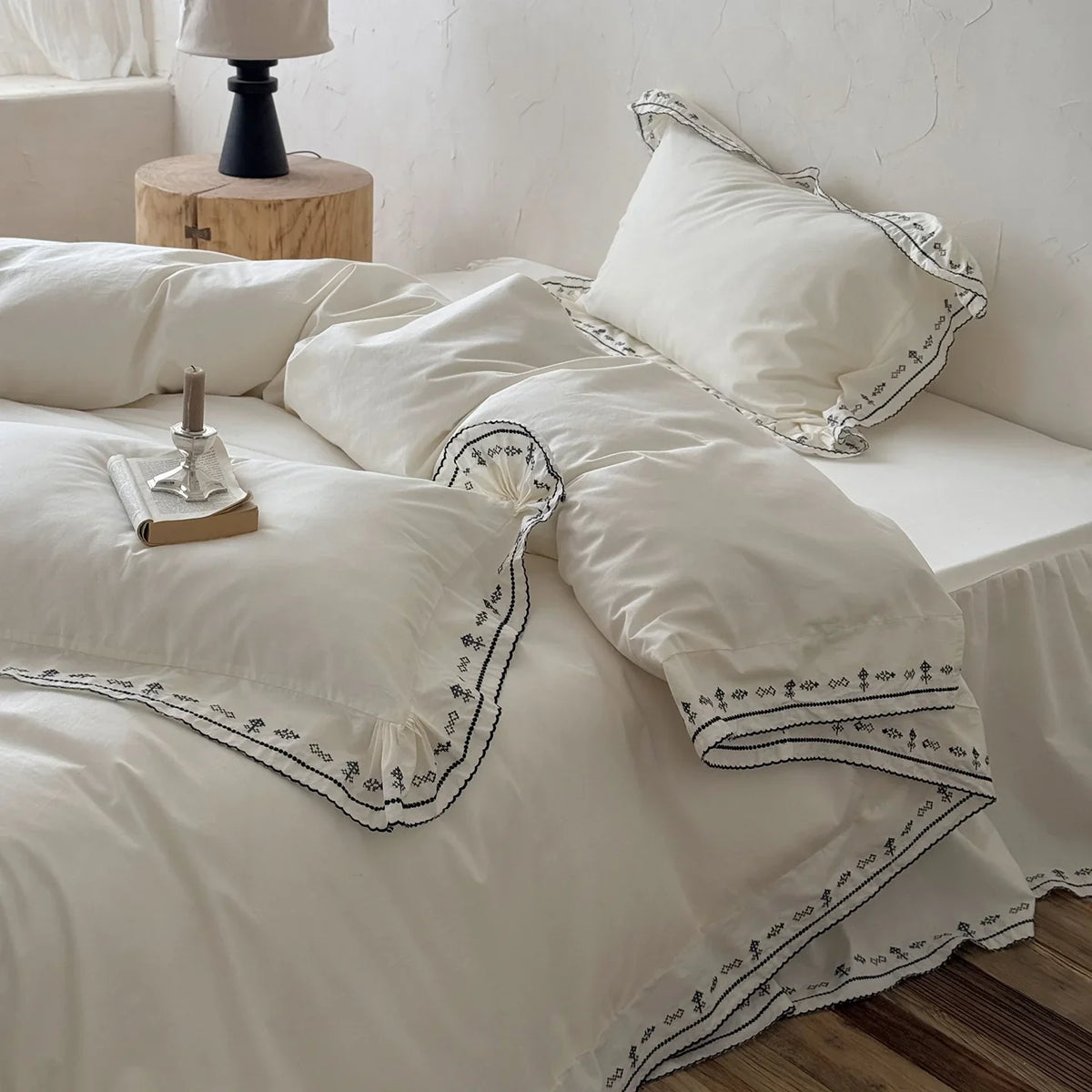 Bedding Set Breathable Cotton Embroidered Ruffled Hem 4-Piece