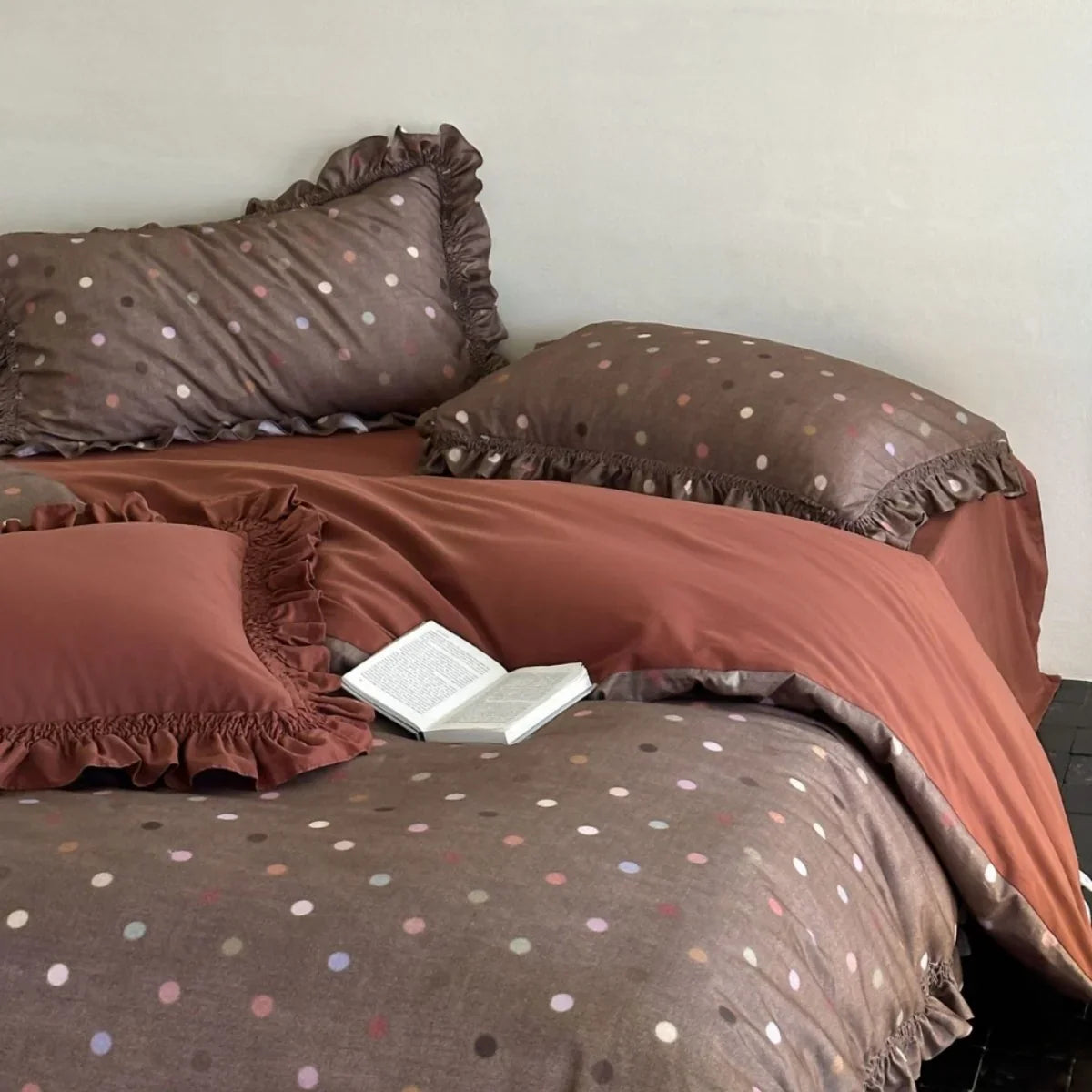 Bedding Set Breathable Cotton-Linen Reversible Polka Dot Ruffled Edges