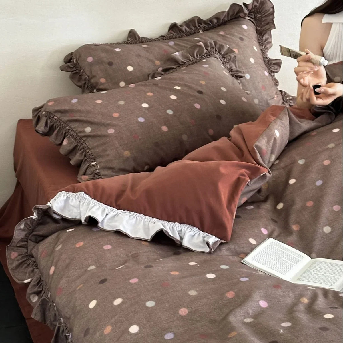 Bedding Set Breathable Cotton-Linen Reversible Polka Dot Ruffled Edges