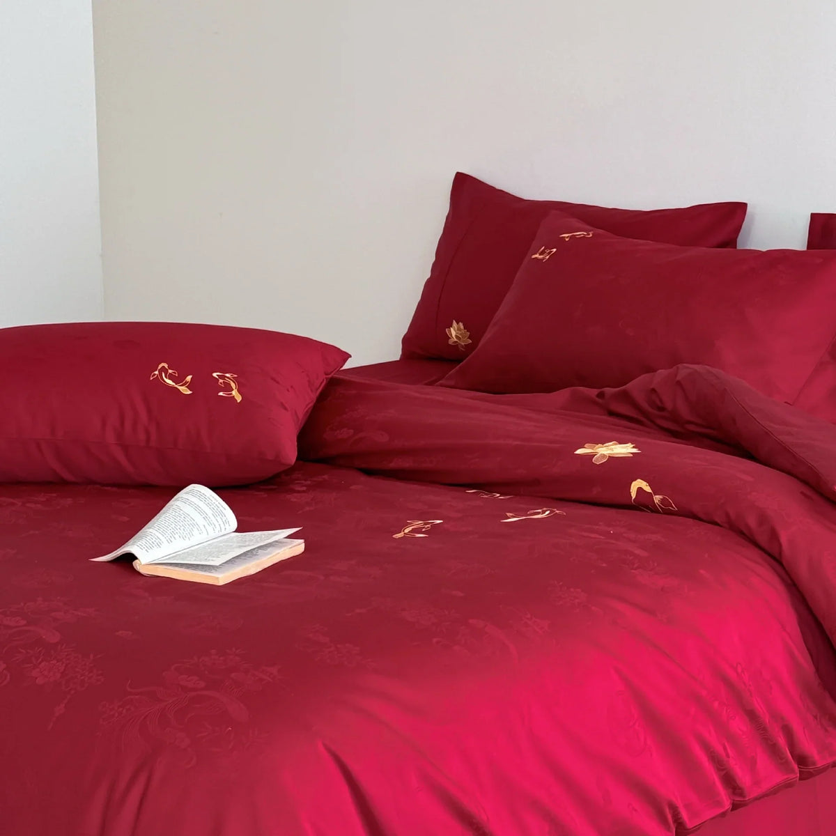 Bedding Set Breathable Cotton Satin Gold Embroidered