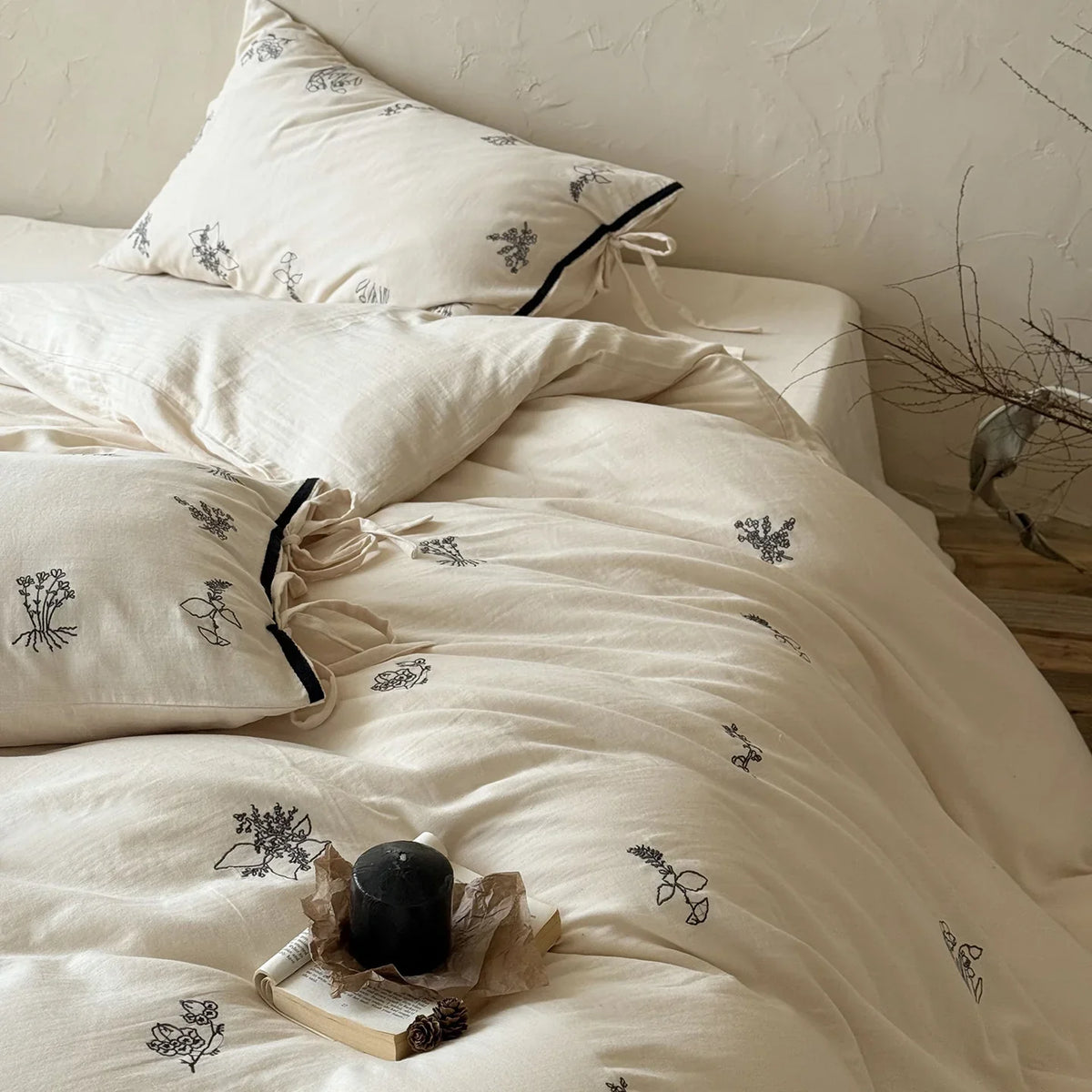 Bedding Set Cotton-Linen Breathable Floral Embroidery & Bow Closures