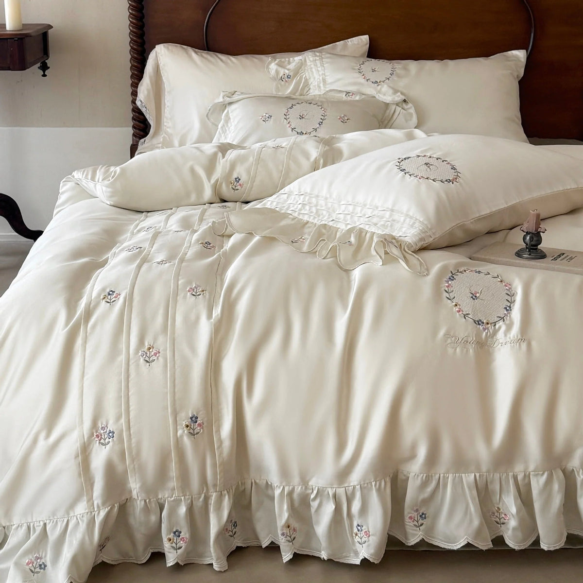 Bedding Set Cotton Satin Embroidered Wreath 4-Piece
