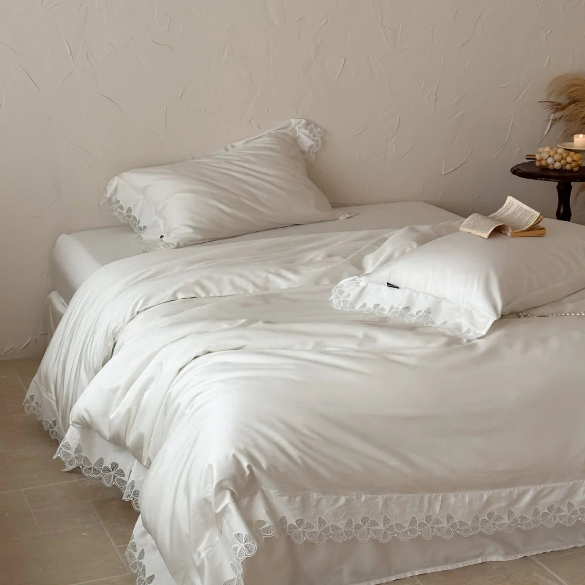 Bedding Set Cotton Satin Lace Border 4-Piece Set