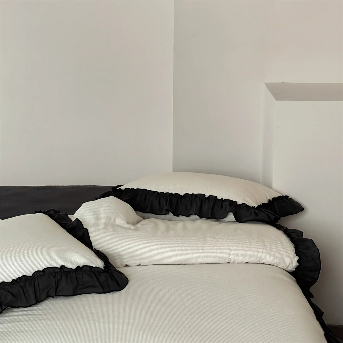 Bedding Set Fine Cotton Blend Wrinkle-Resistant