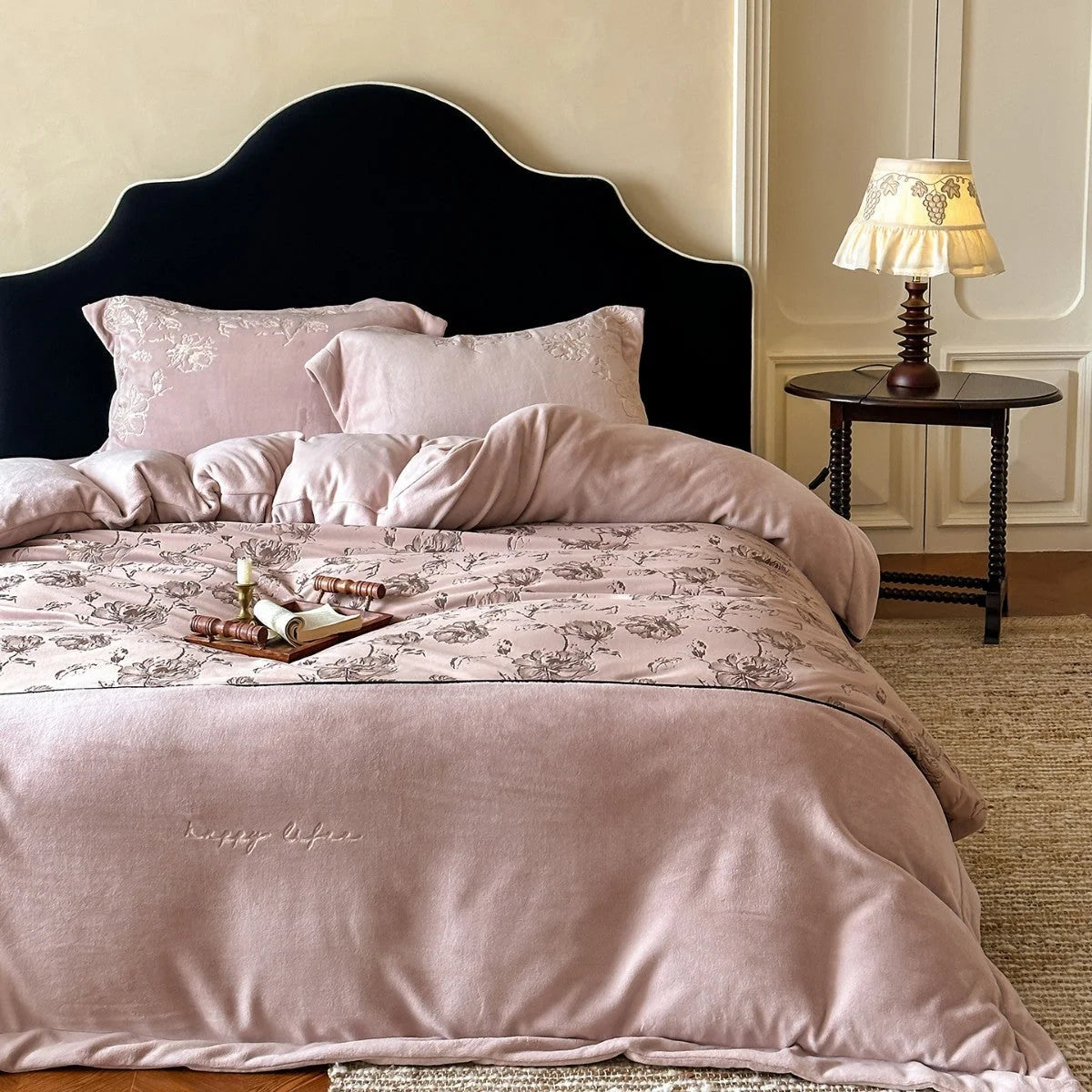 Bedding Set Floral Embroidered Breathable 4-Piece Set