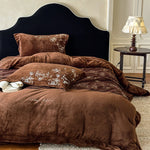 Bedding Set Floral Embroidered Breathable 4-Piece Set