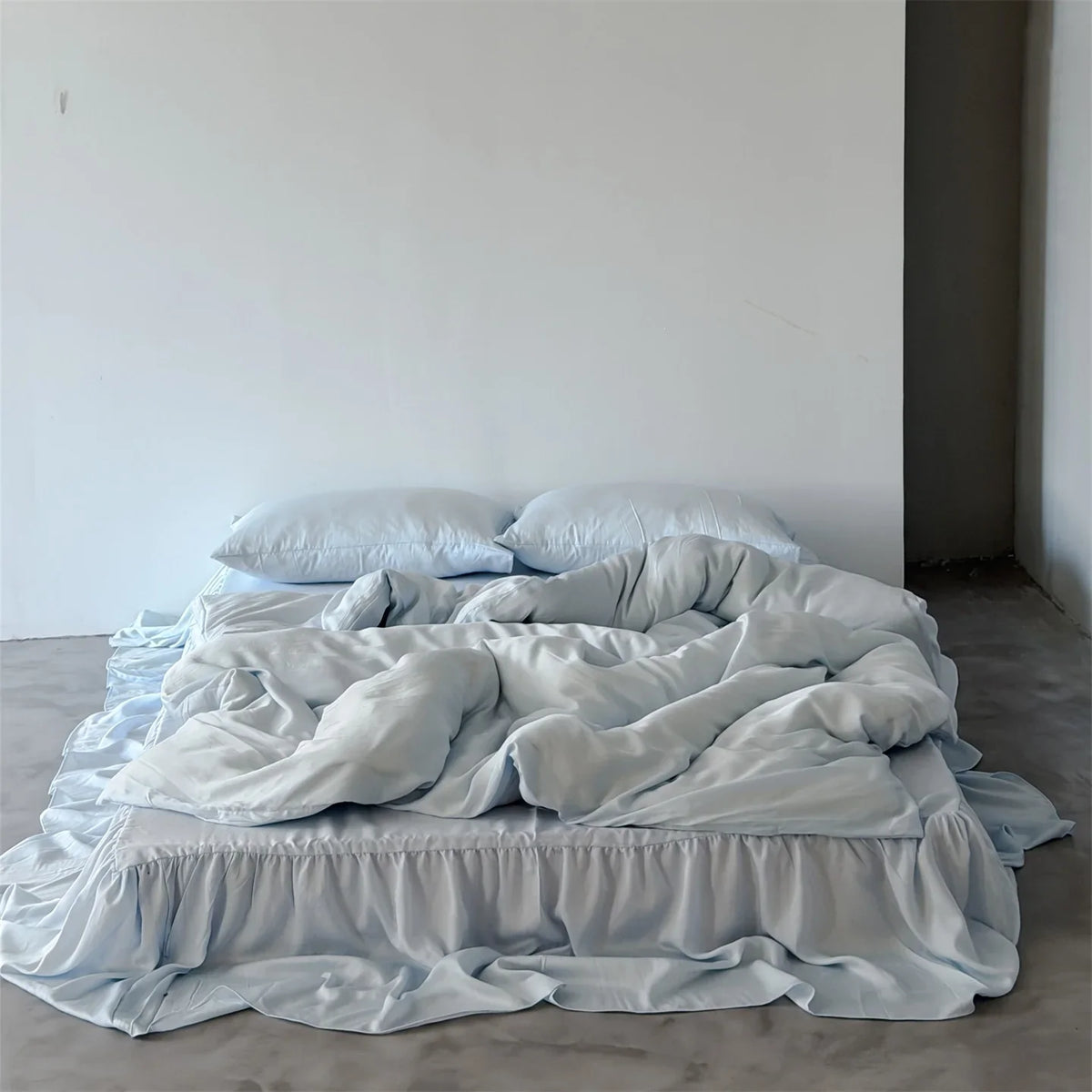 Bedding Set Integrated Bed Skirt Satin-Like Finish & Breathable Fabric