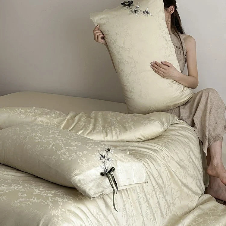 Bedding Set Jacquard Satin Floral Applique 4-Piece