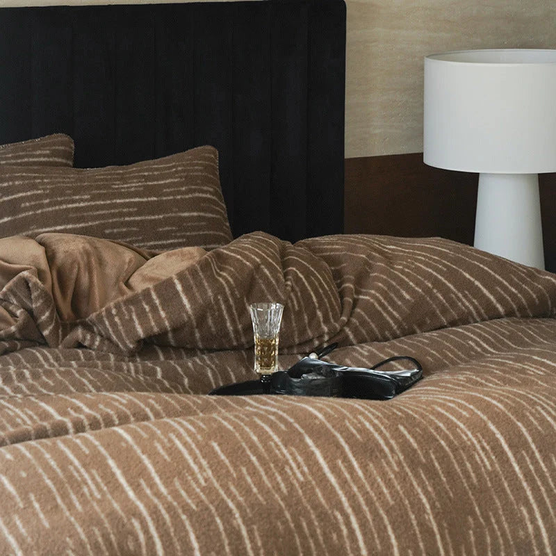 Bedding Set Microfiber Fleece Reversible 4-Piece