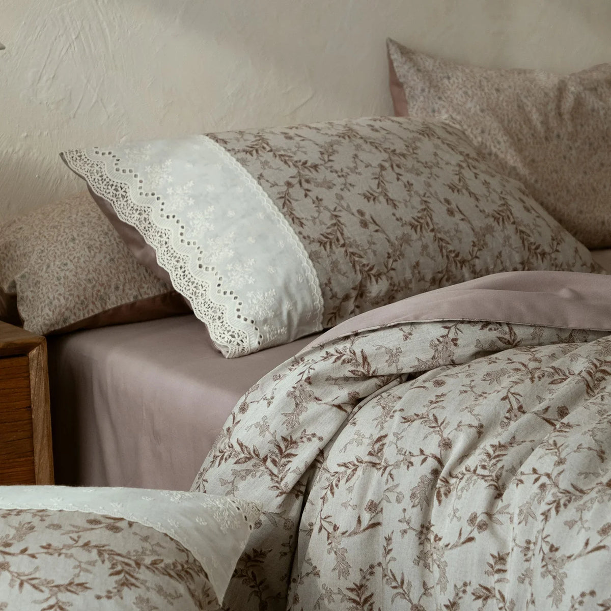 Bedding Set Reversible Cotton Satin Floral Jacquard