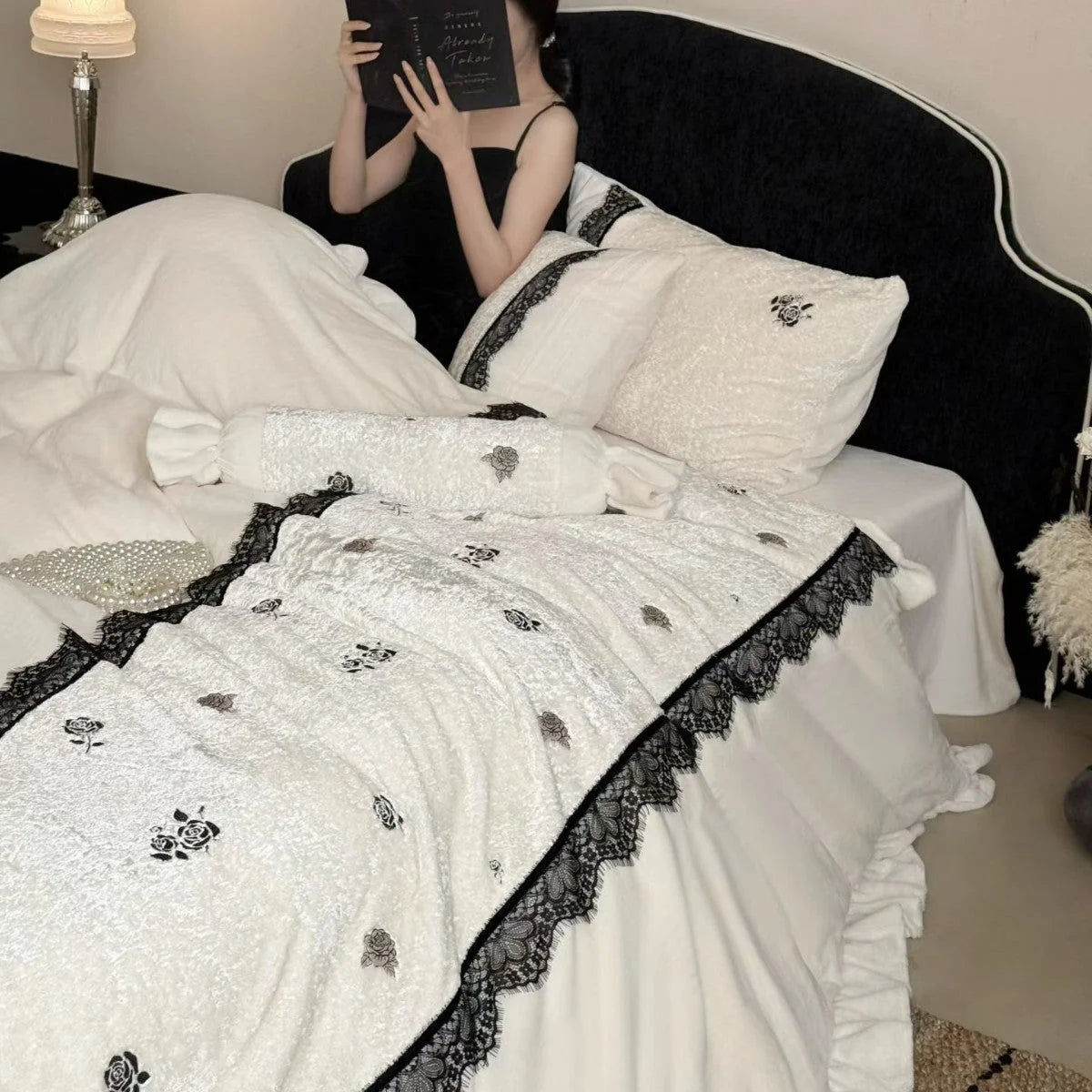 Bedding Set Reversible Microfleece & Velvet Rose Embroidery