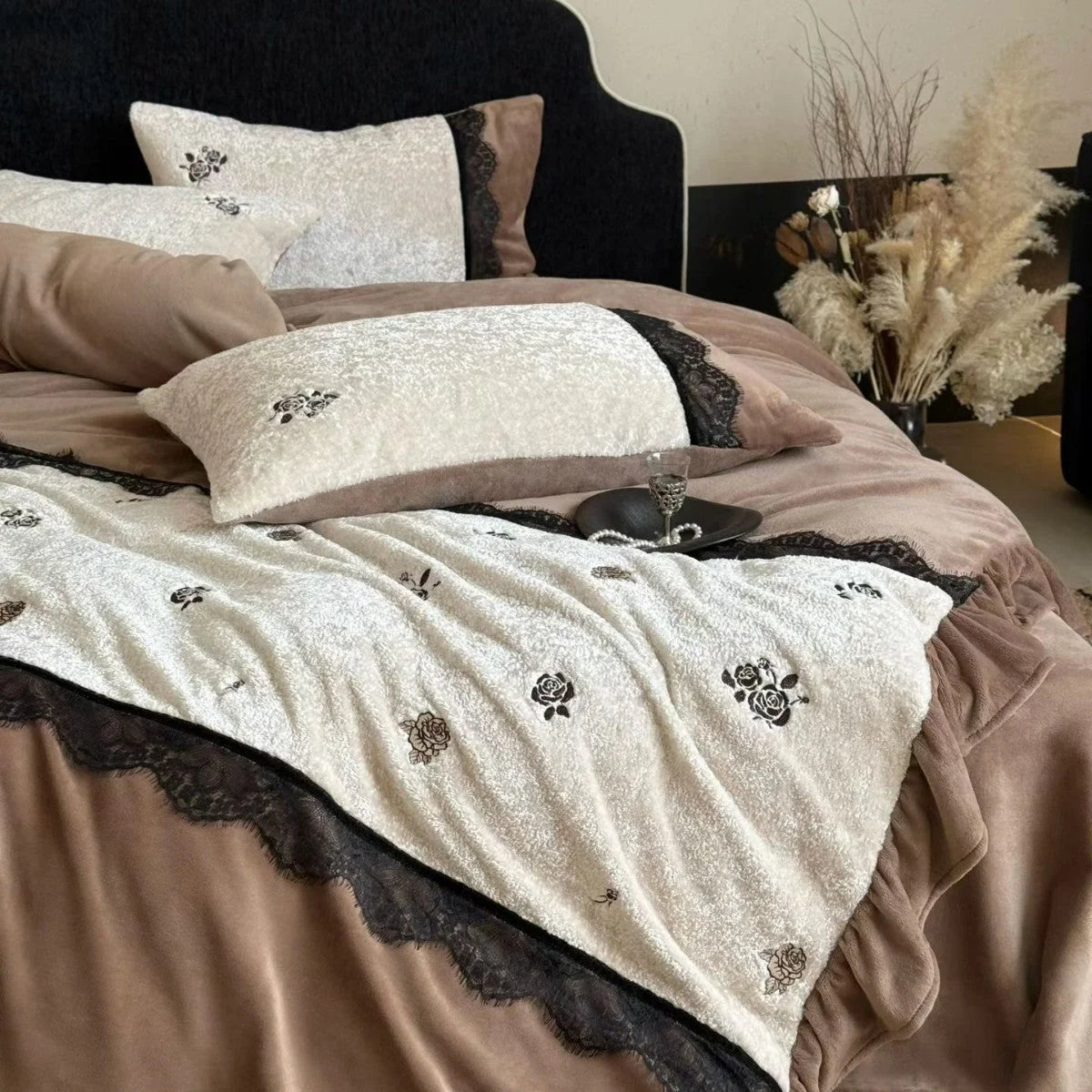 Bedding Set Reversible Microfleece & Velvet Rose Embroidery