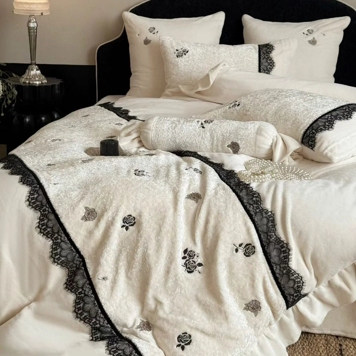 Bedding Set Reversible Microfleece & Velvet Rose Embroidery