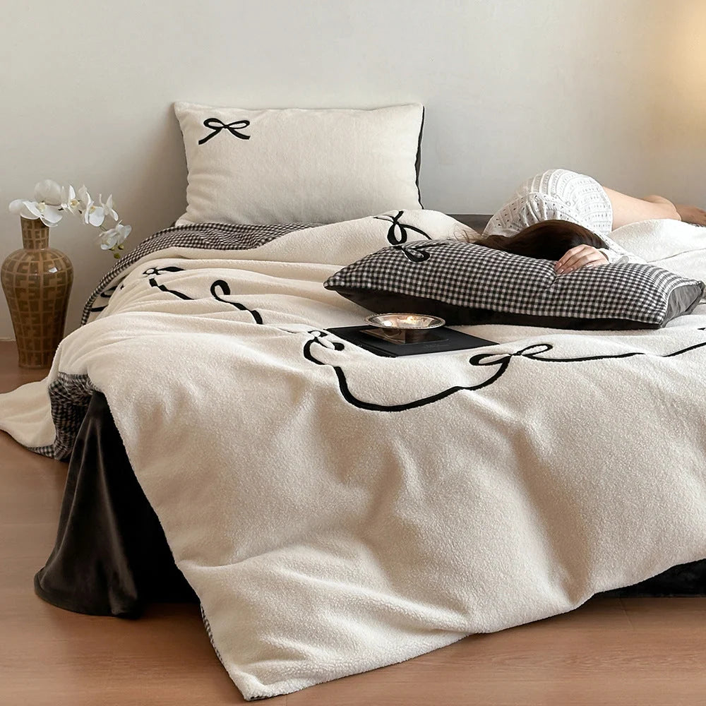 Bedding Set Reversible Plush Microfleece Paw Embroidery 4-Piece