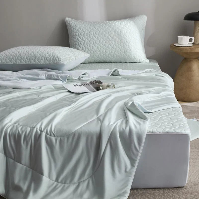 Bedding Set Reversible Satin Blanket & Quilted Protector