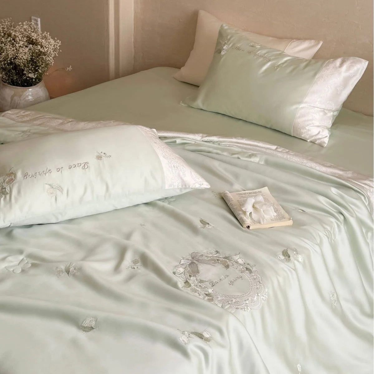 Bedding Set Satin Butterfly Embroidery 4-Piece
