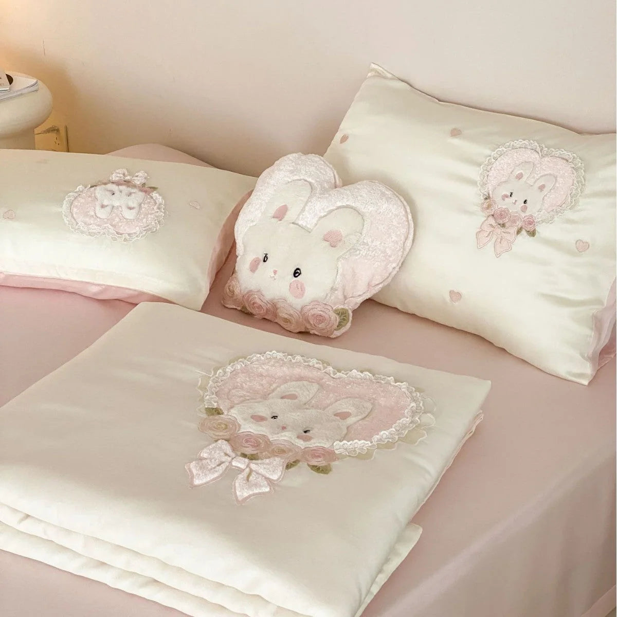 Bedding Set Satin Embroidered Plush 4-Piece