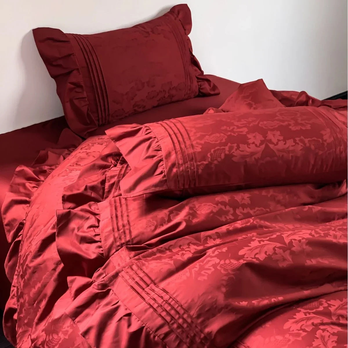 Bedding Set Satin Jacquard Ruffle Trim Set of 4