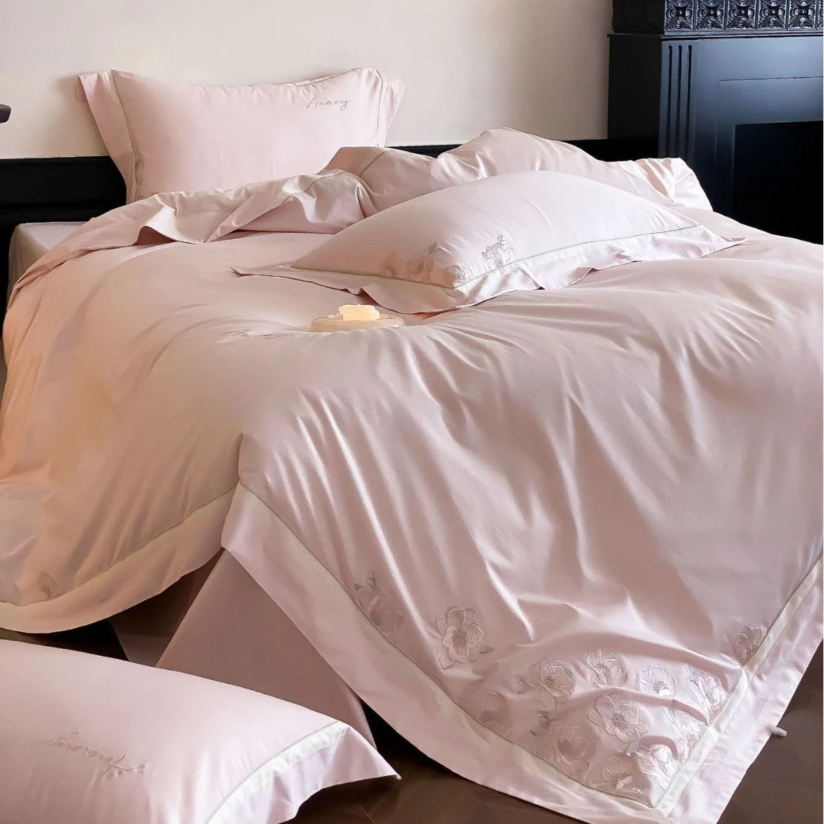 Bedding Set Silky Satin Embroidered Rose Border 4-Piece Set